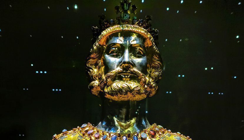 Busto de Carlomagno creado alrededor de 1350. Moskwa