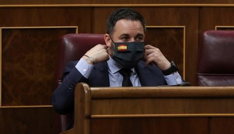 Esperpento parlamentario. Ganó la democracia
