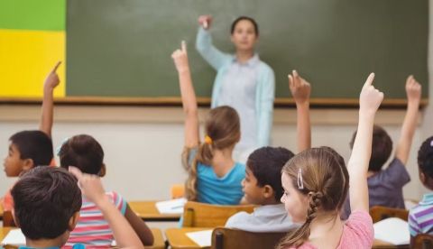 Movimientos sísmicos y recursos educativos del Instituto Geográfico Nacional (IGN).