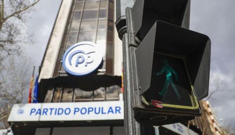 El eslogan del PP en Génova 13 o se acerca el invierno