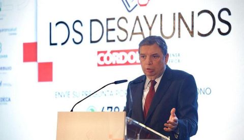 El ministro de Agricultura, Pesca y Alimentación, Luis Planas, durante su intervención en el desayuno informativo organizado por el diario Córdoba. / © lamoncloa.gob.es. Ministerio de la Presidencia.