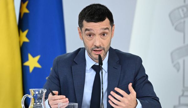 El ministro de Derechos Sociales, Consumo y Agenda 2030, Pablo Bustinduy, durante la rueda de prensa posterioir al Consejo de Ministros. | Pool Moncloa/Borja Puig de la Bellacasa. La Moncloa, Madrid - 23.6.2026