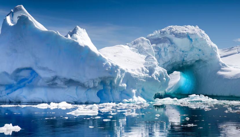 En su sexto informe de evaluación, el Grupo Intergubernamental de Expertos sobre el Cambio Climático (IPCC) afirma que la temperatura de la Antártida seguirá aumentando y la masa de la capa de hielo seguirá disminuyendo. Robert mcgillivray / Shutterstock