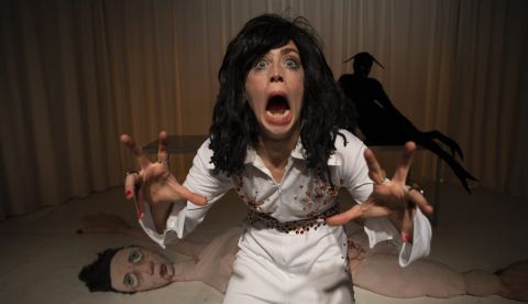 Greta García nos trae Mi madre muerta, una performance sobre cómo encontrar humor en la pérdida