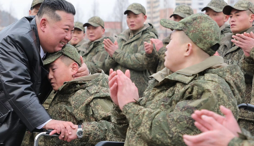Corea del Norte se fortalece mientras Corea del Sur lidia con el menguante apoyo estadounidense.