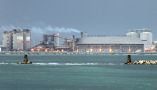 Refinería de petróleo en Bahréin. Dr Ajay Kumar Singh/Shutterstock