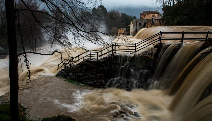 Inundaciones en Sant Joan Les Fonts, La Garrotxa, Girona, en enero de 2020. Shutterstock / AlbertoGonzalez