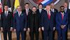 Donald Trump junto a, de izquierda a derecha, los líderes de Trinidad y Tobago (Kamla Persad-Bissessar), Paraguay (Santiago Peña), República Dominicana (Luis Abinader), El Salvador (Nayib Bukele), Guyana (Mohamed Irfaan Ali), Costa Rica (Rodrigo Chaves Robles), Ecuador (Daniel Roy Gilchrist Noboa Azín), (en segunda fila, de izquierda a derecha) Bolivia (Rodrigo Paz Pereira), Argentina (Javier Milei), Panamá (José Raúl Mulino), Honduras (Nasry "Tito" Asfura) y Chile (José Antonio Kast), en la inauguración de la cumbre "Escudo de las Américas" en Miami, Florida, el 7 de marzo de 2026. Saul Loeb/AFP