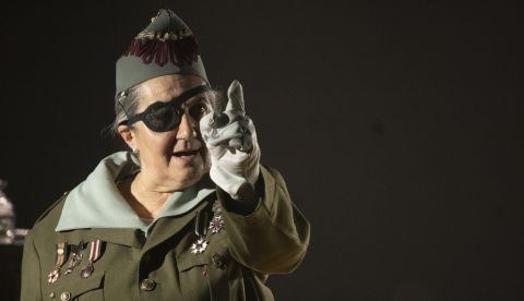 Ane Gabarain estrena «Cantando bajo las balas» en Barcelona