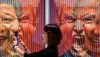 Installation de l’artiste indonésien Galam Zulkifli, représentant les présidents Xi Jinping, Donald Trump et Vladimir Poutine, exposée lors de l’ARTSUBS à Surabaya (Indonésie) en août 2025. Juni Kriswanto/AFP